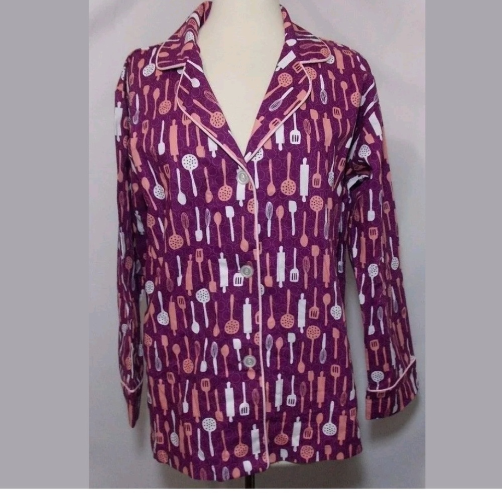 BedHead by Renee Claire

Size Medium Bakers PJ Top